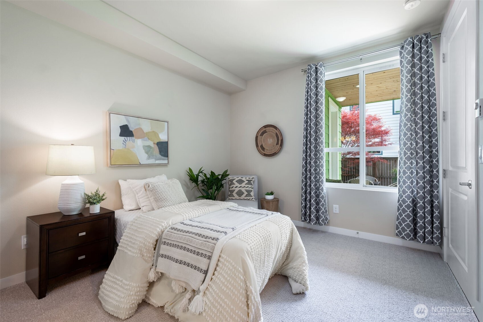9725 10th Place SW, Seattle, WA 98106