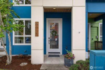9725 10th Place SW, Seattle, WA 98106 - Photo 3