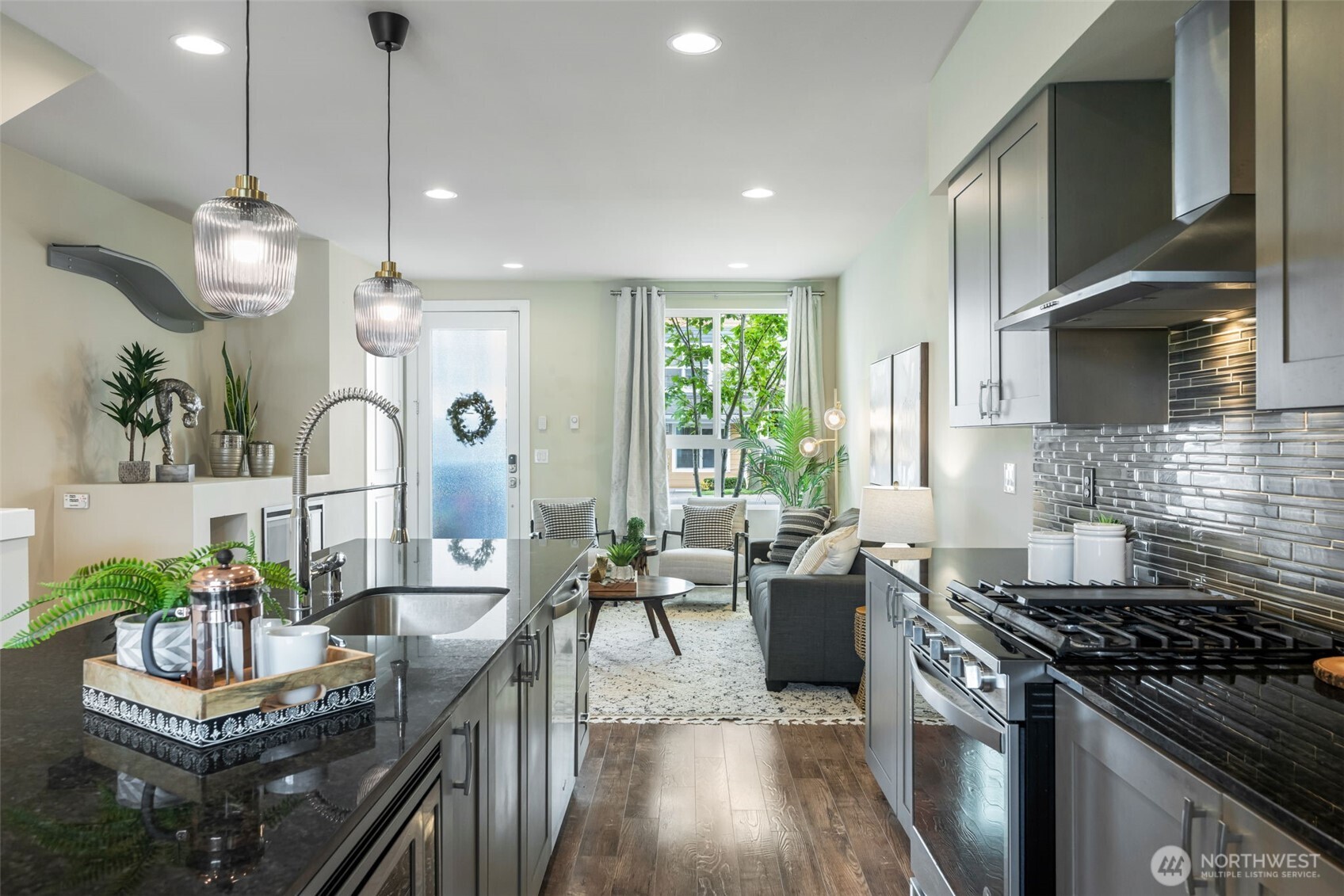 9725 10th Place SW, Seattle, WA 98106