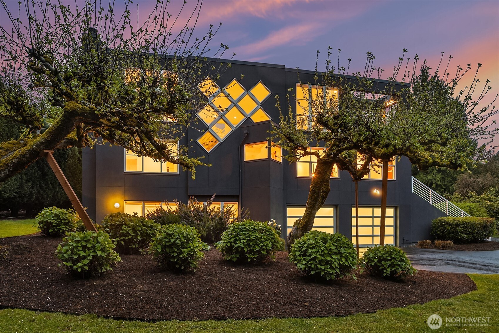 1023 14th Place W, Kirkland, WA 98033