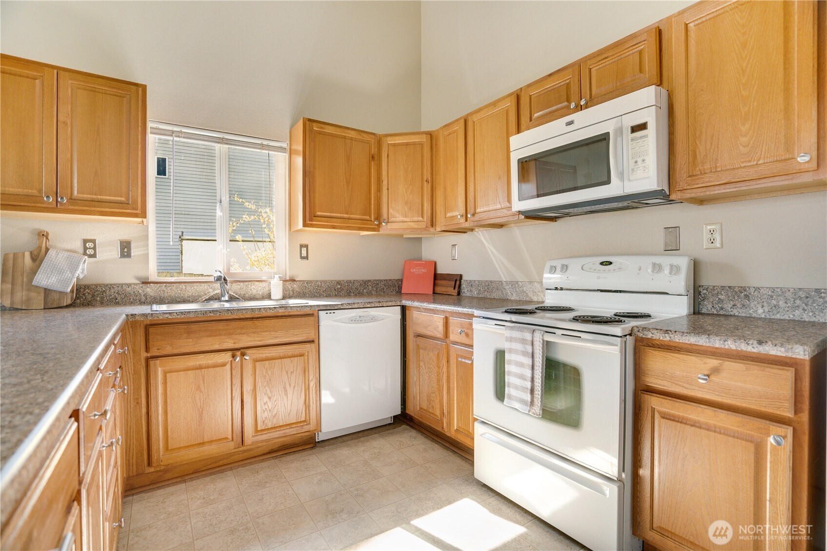 3023 Bridgeport Way W #B, University Place, WA 98466