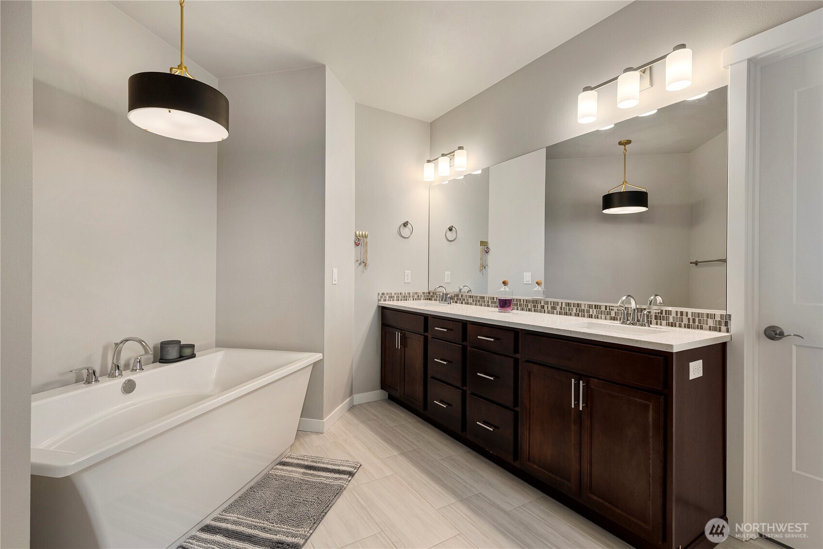 11215 Monarch Ridge Avenue NW, Silverdale, WA 98383-8935