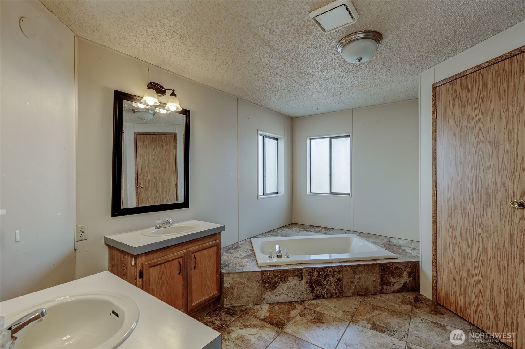 1706 Twin Peaks Drive #83, Wenatchee, WA 98801