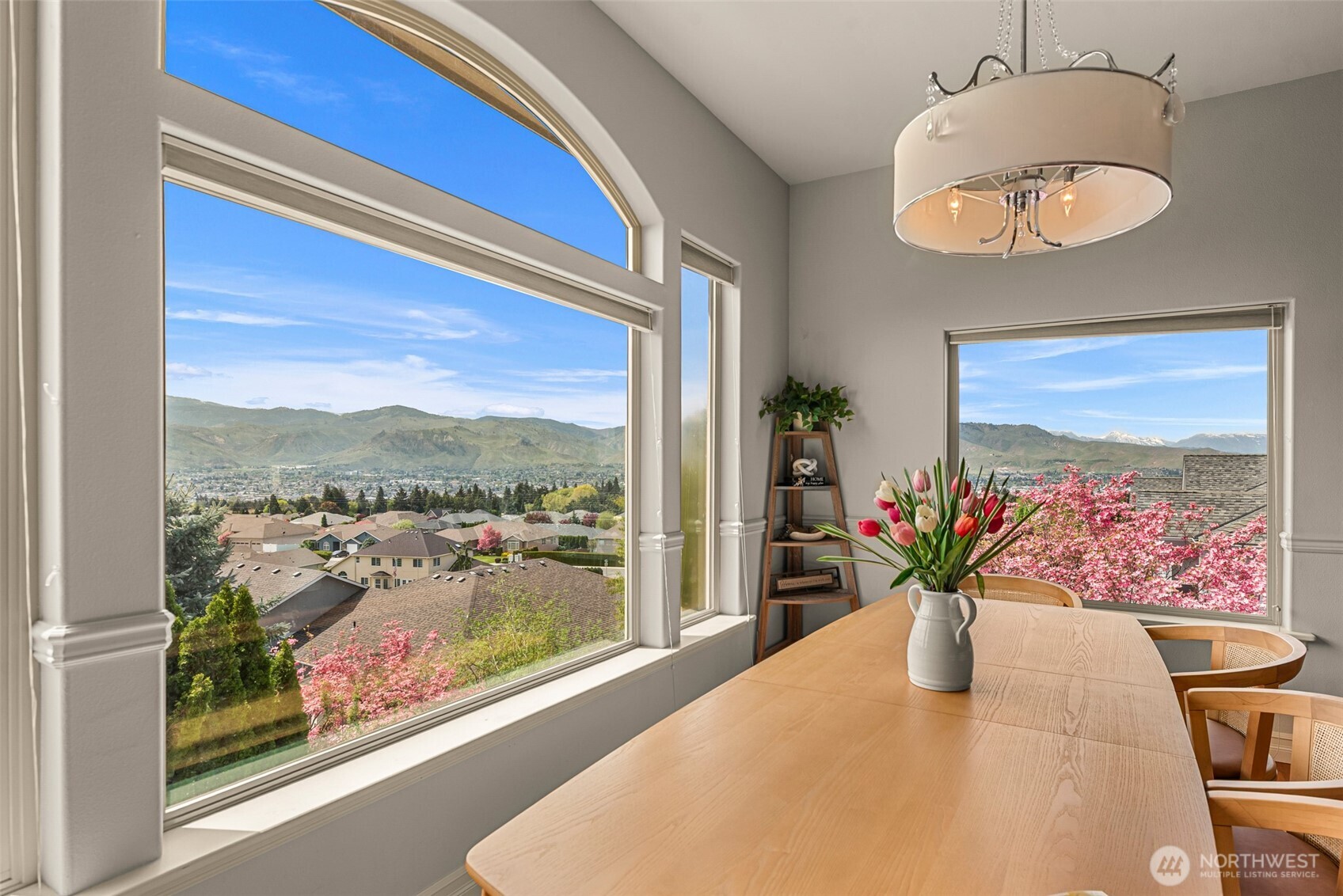 718 Briarwood Drive , East Wenatchee, WA 98802