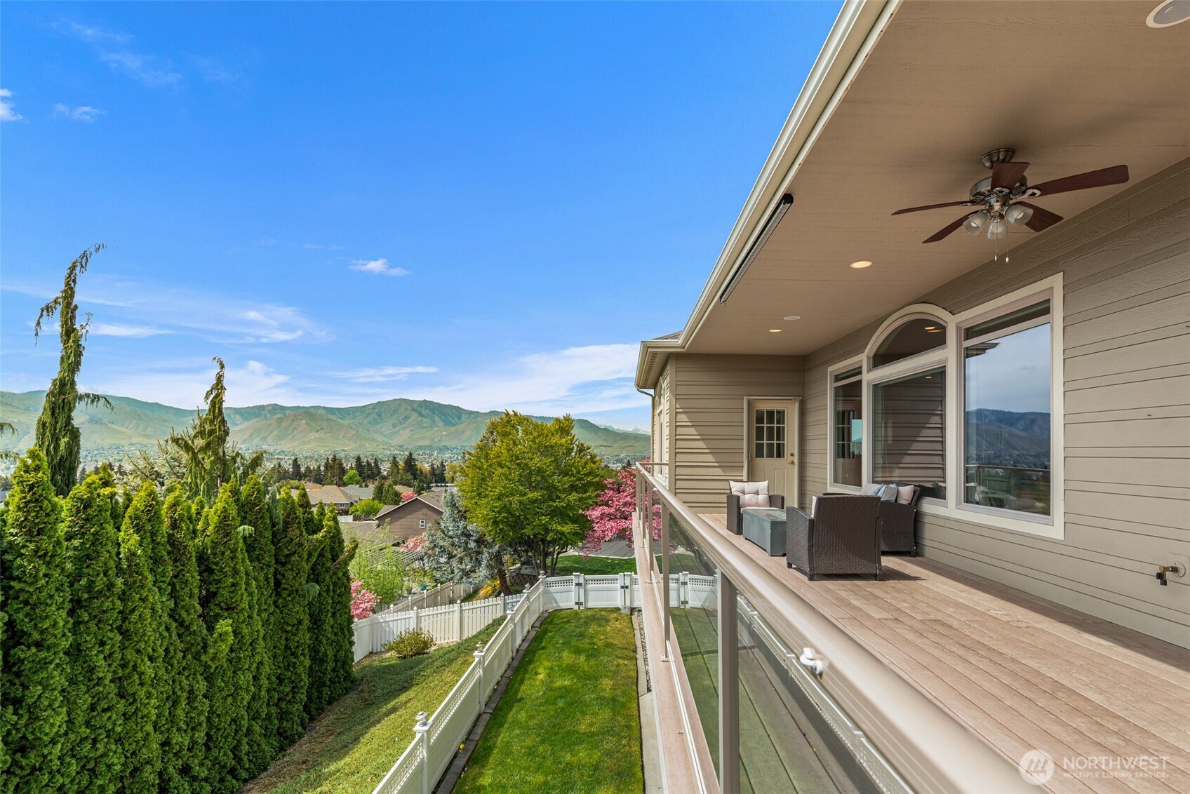 718 Briarwood Drive , East Wenatchee, WA 98802