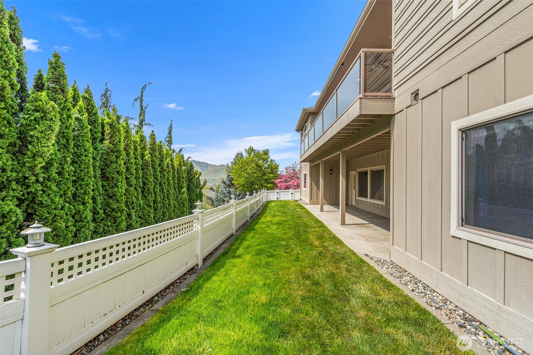 718 Briarwood Drive , East Wenatchee, WA 98802