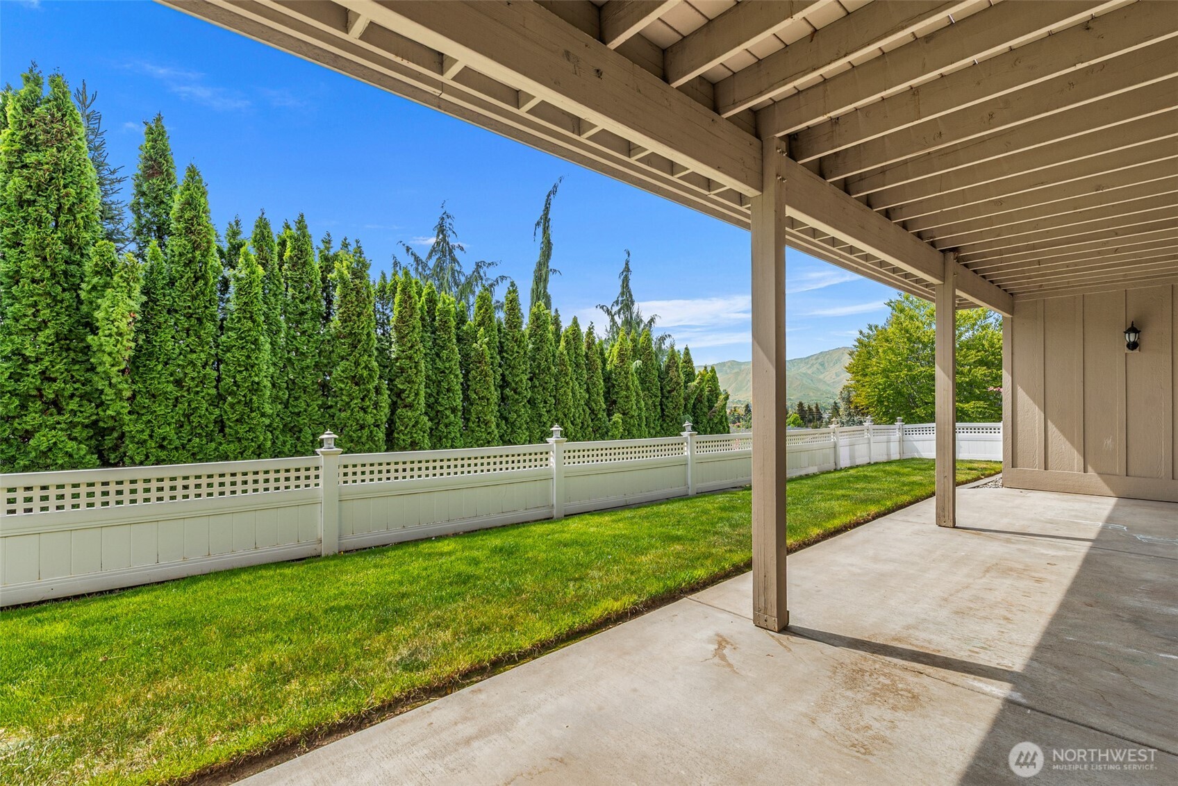 718 Briarwood Drive , East Wenatchee, WA 98802