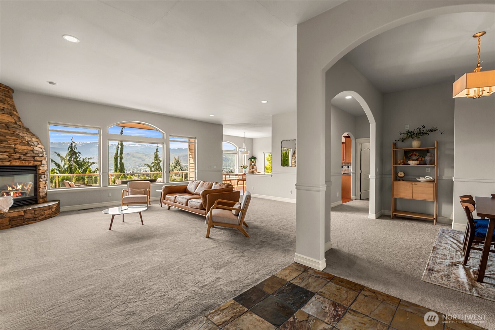 718 Briarwood Drive , East Wenatchee, WA 98802