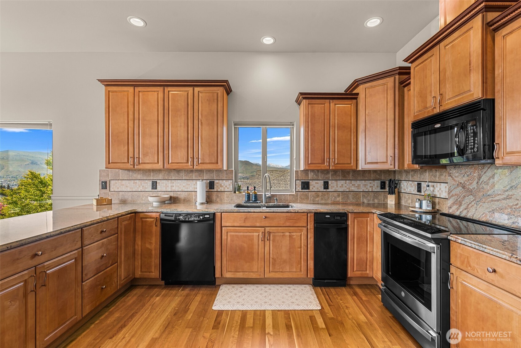 718 Briarwood Drive , East Wenatchee, WA 98802