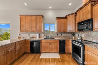 718 Briarwood Drive , East Wenatchee, WA 98802 - Photo 9