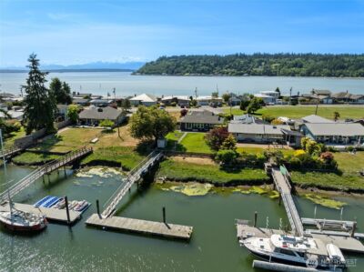 8145 Sandy Hook Terrace , Clinton, WA 98236