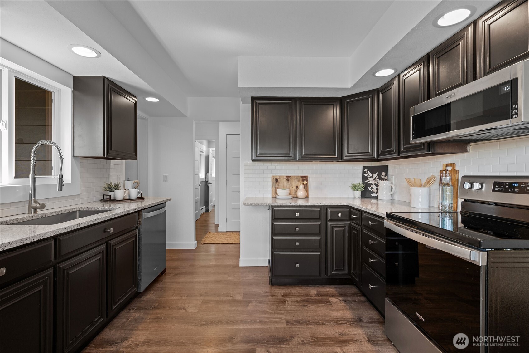8145 Sandy Hook Terrace , Clinton, WA 98236