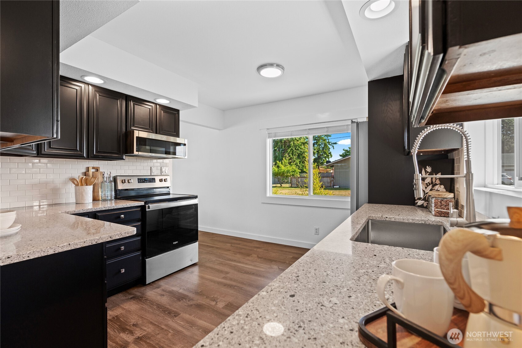 8145 Sandy Hook Terrace , Clinton, WA 98236