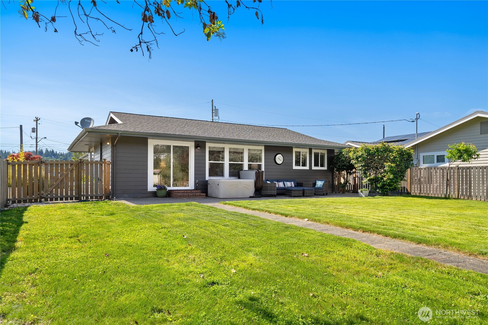 8145 Sandy Hook Terrace , Clinton, WA 98236