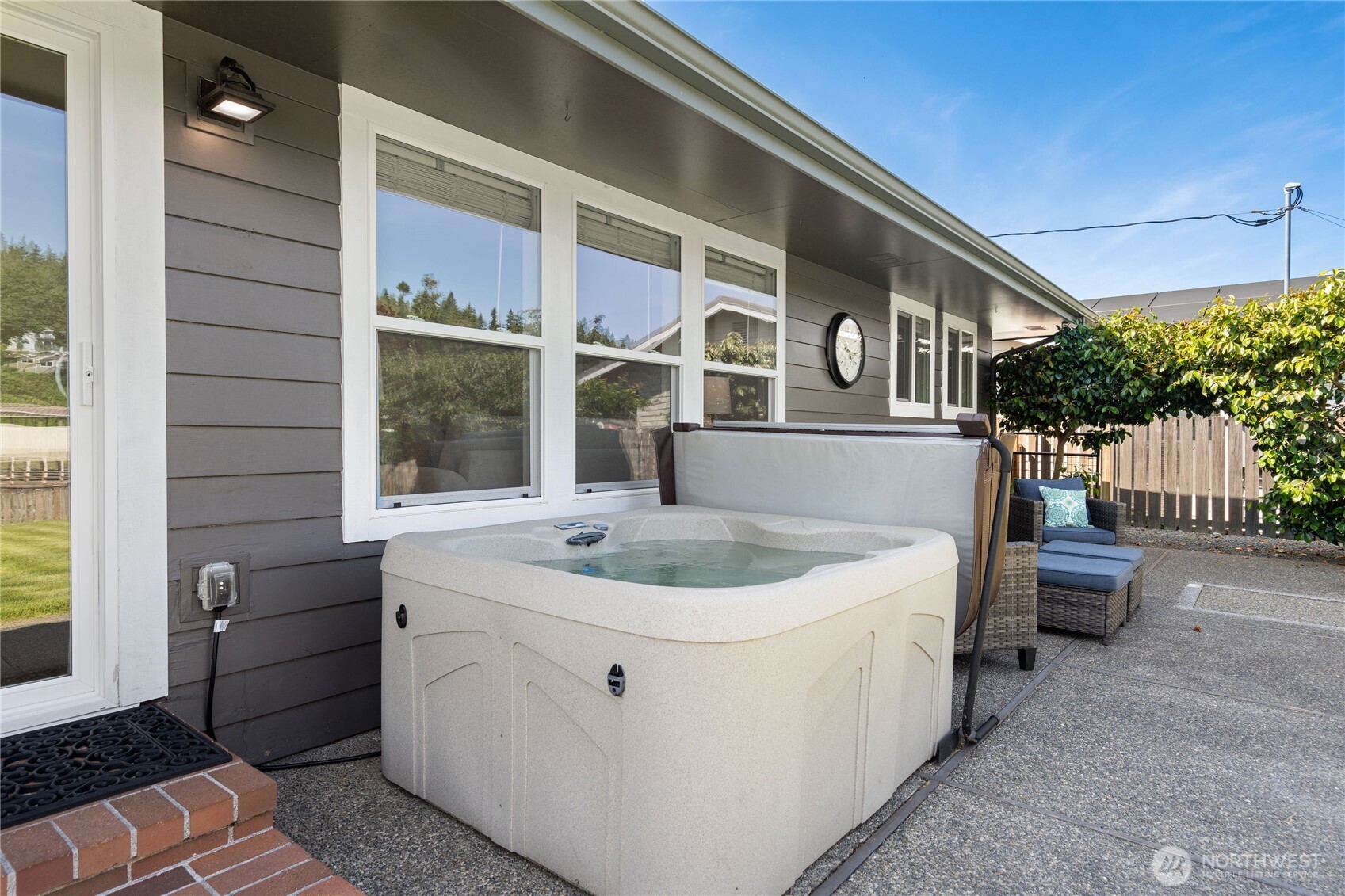 8145 Sandy Hook Terrace , Clinton, WA 98236