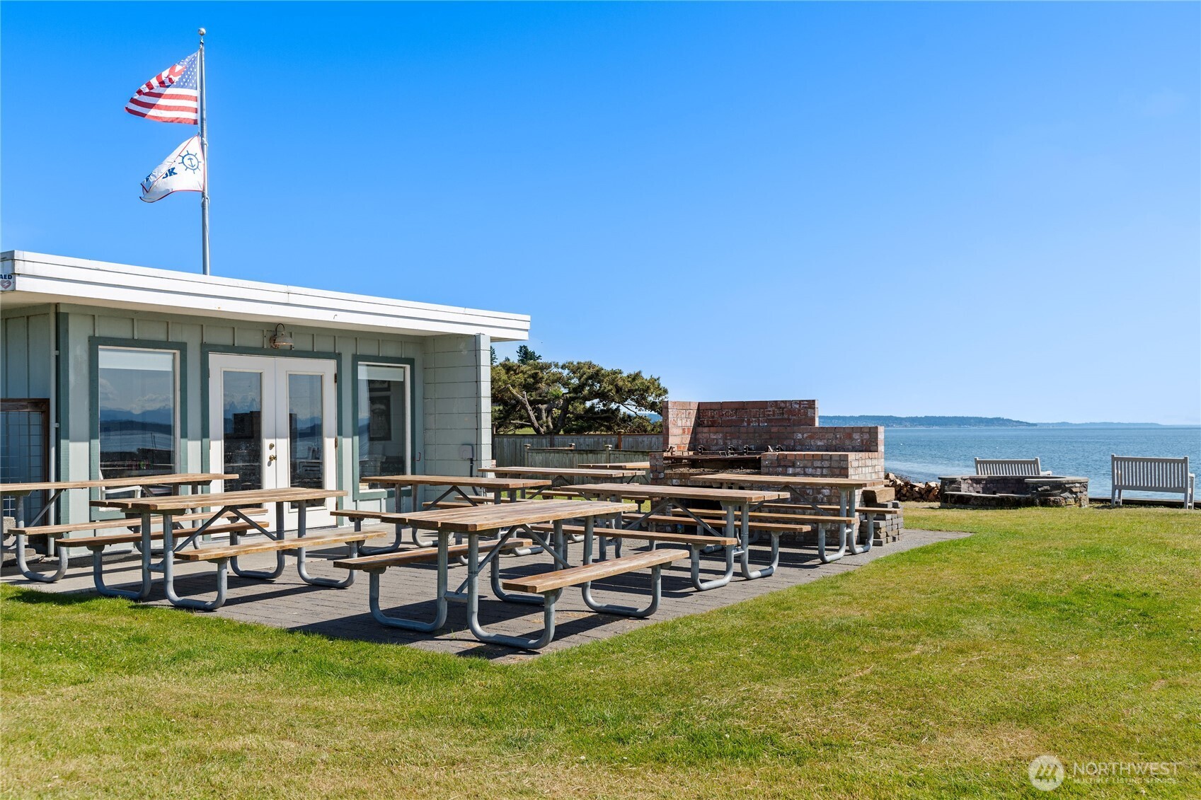 8145 Sandy Hook Terrace , Clinton, WA 98236