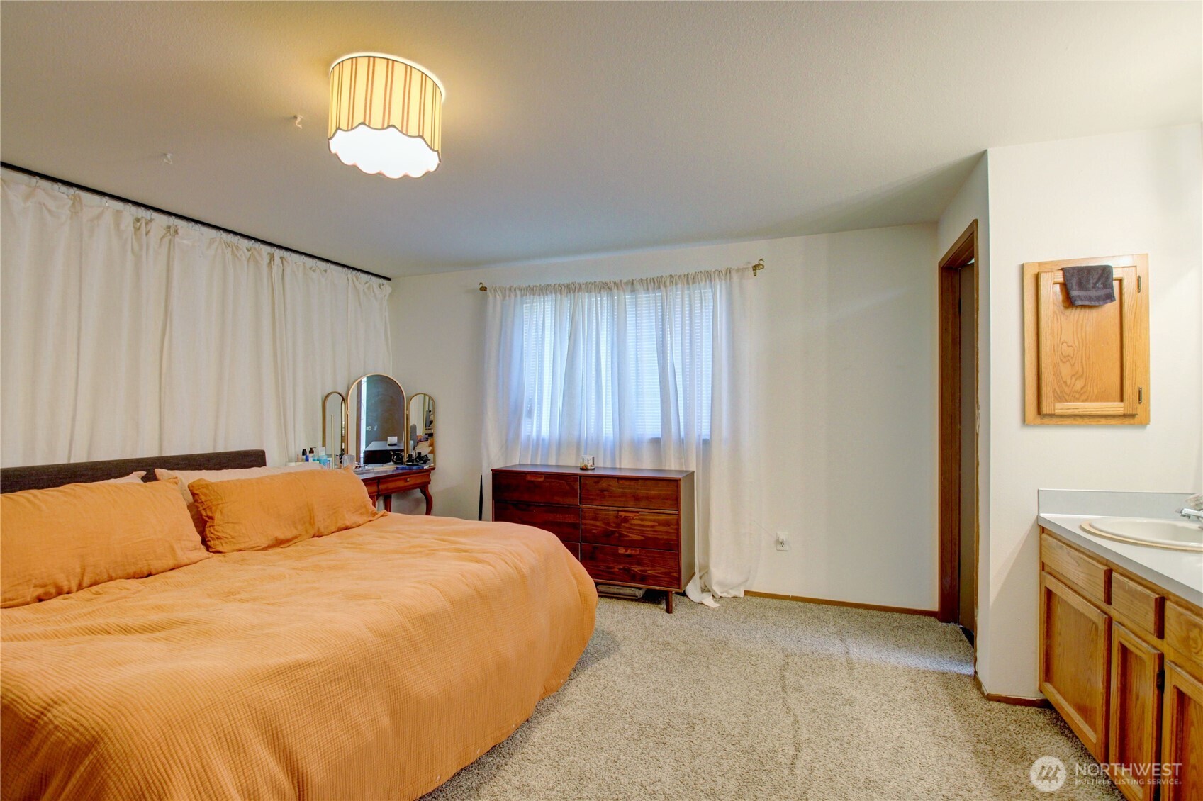 73 NW Roeder Drive , Oak Harbor, WA 98277