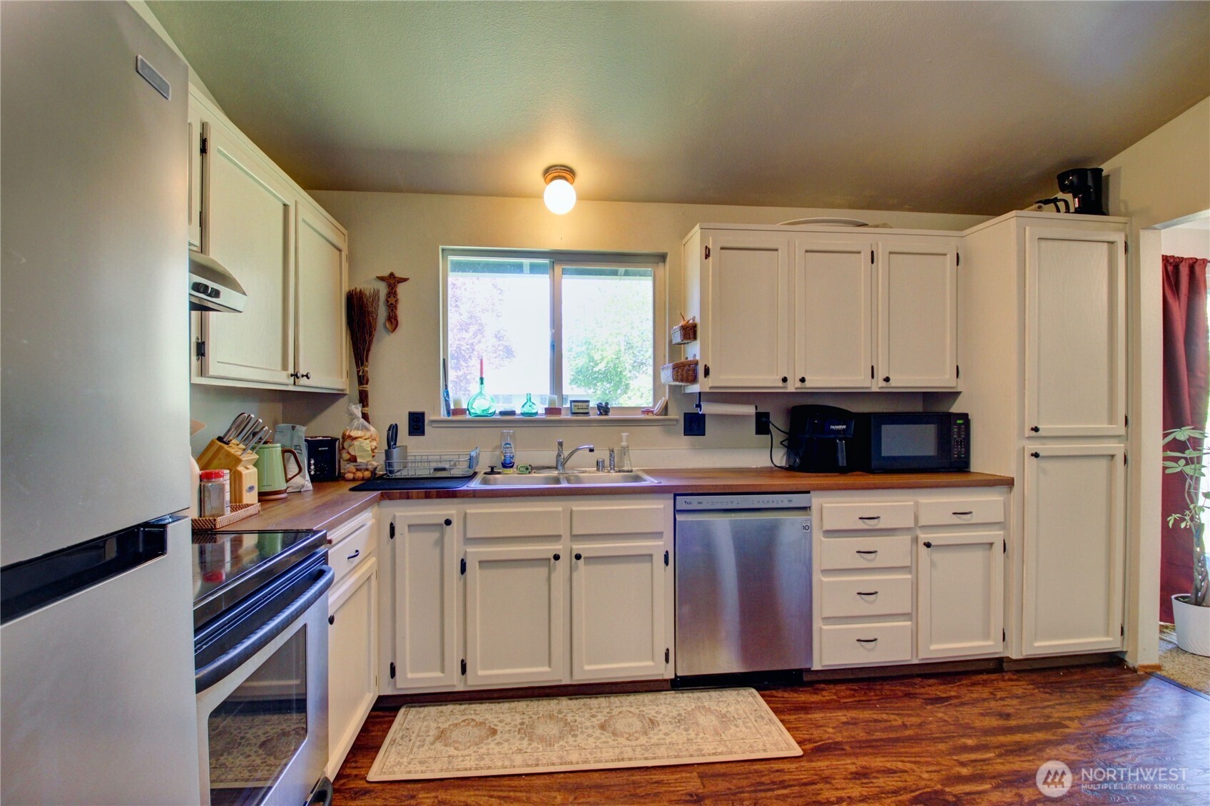 73 NW Roeder Drive , Oak Harbor, WA 98277