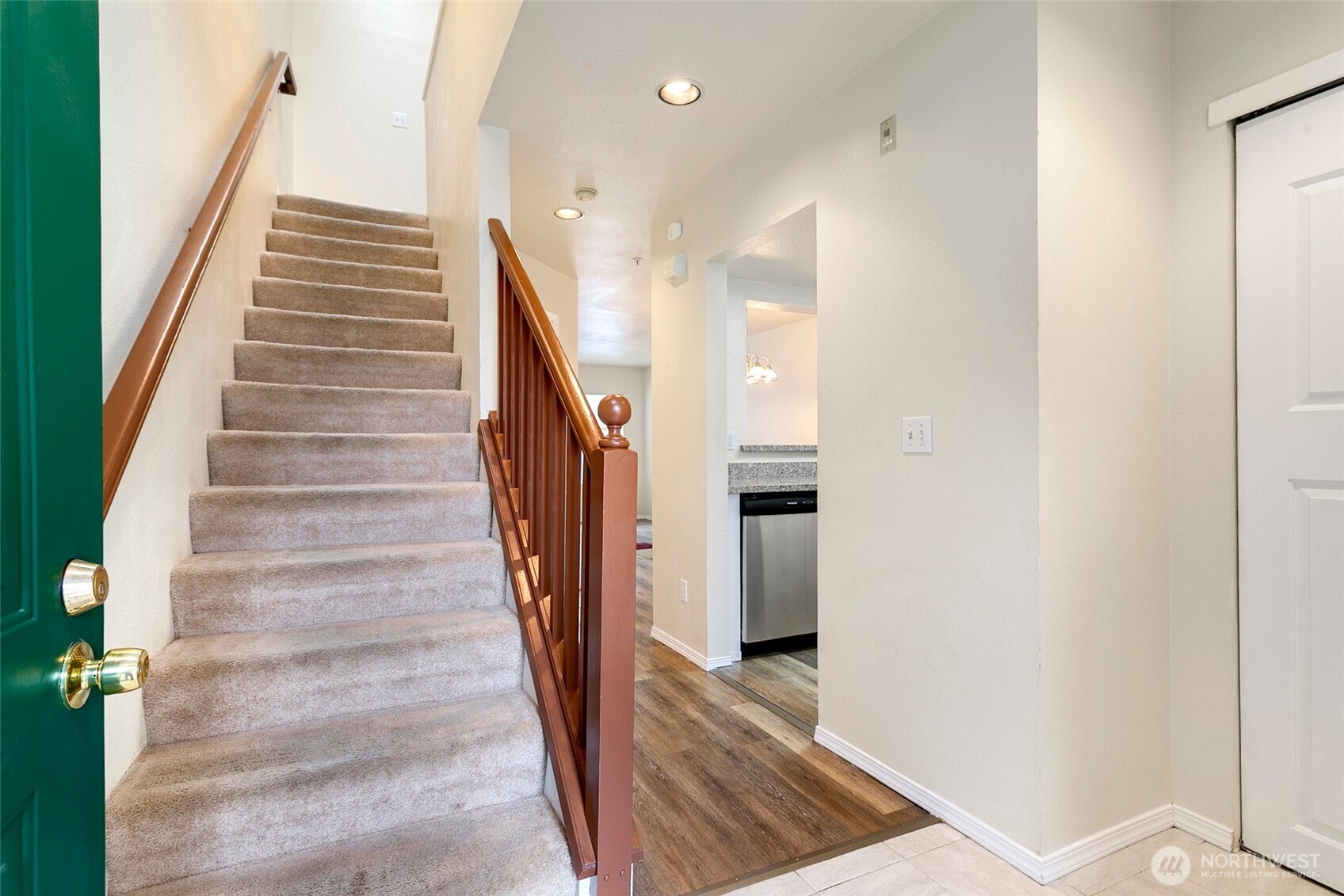 1825 S 330th Street #E7, Federal Way, WA 98003
