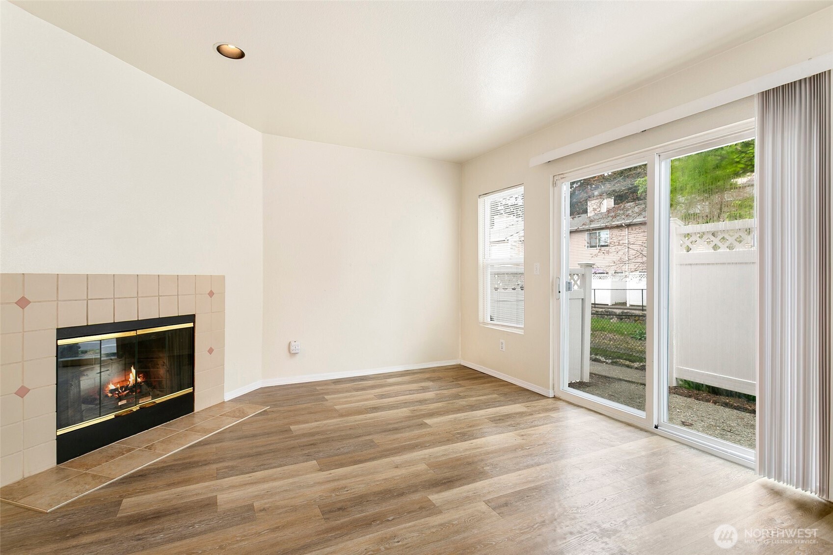 1825 S 330th Street #E7, Federal Way, WA 98003