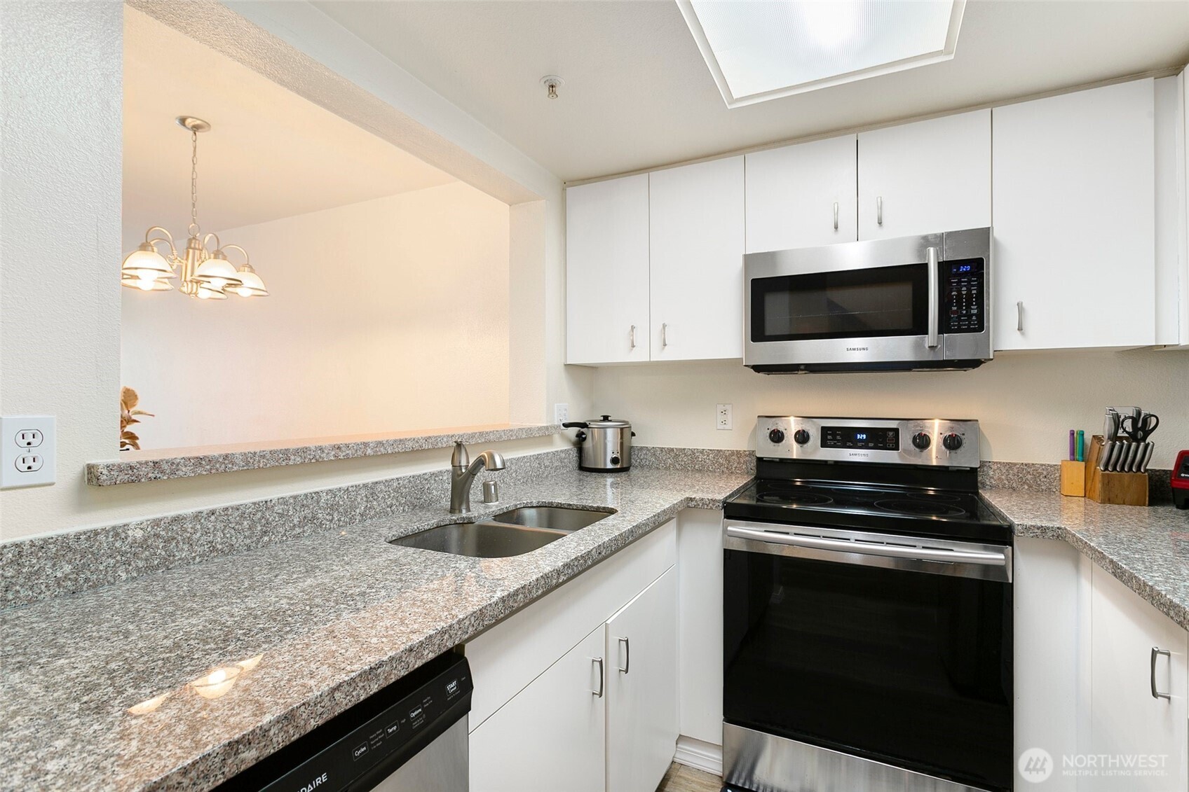 1825 S 330th Street #E7, Federal Way, WA 98003