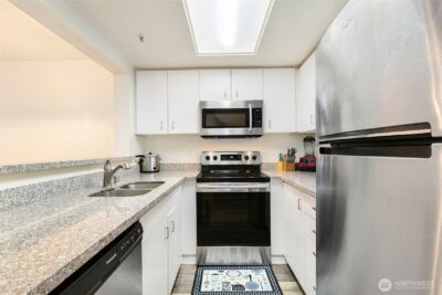 1825 S 330th Street #E7, Federal Way, WA 98003 - Photo 9