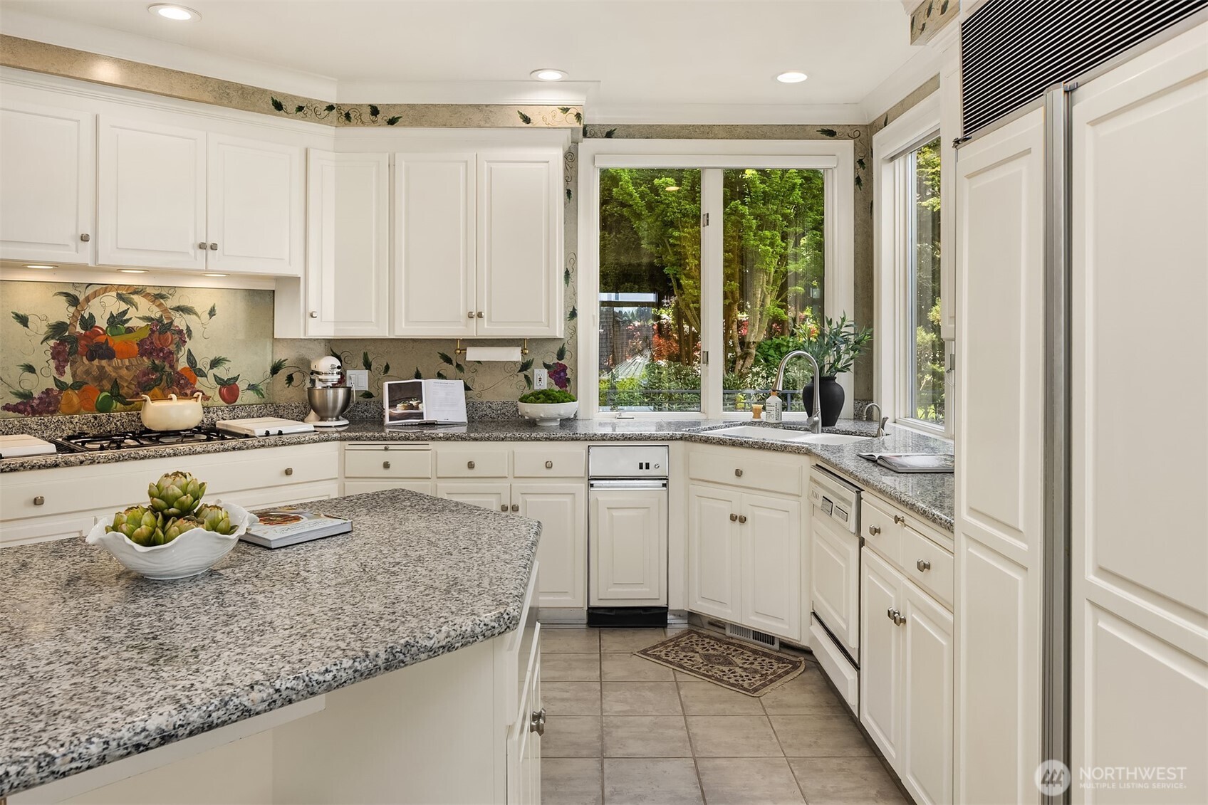 8496 NE Woodland Cove Drive , Kirkland, WA 98034