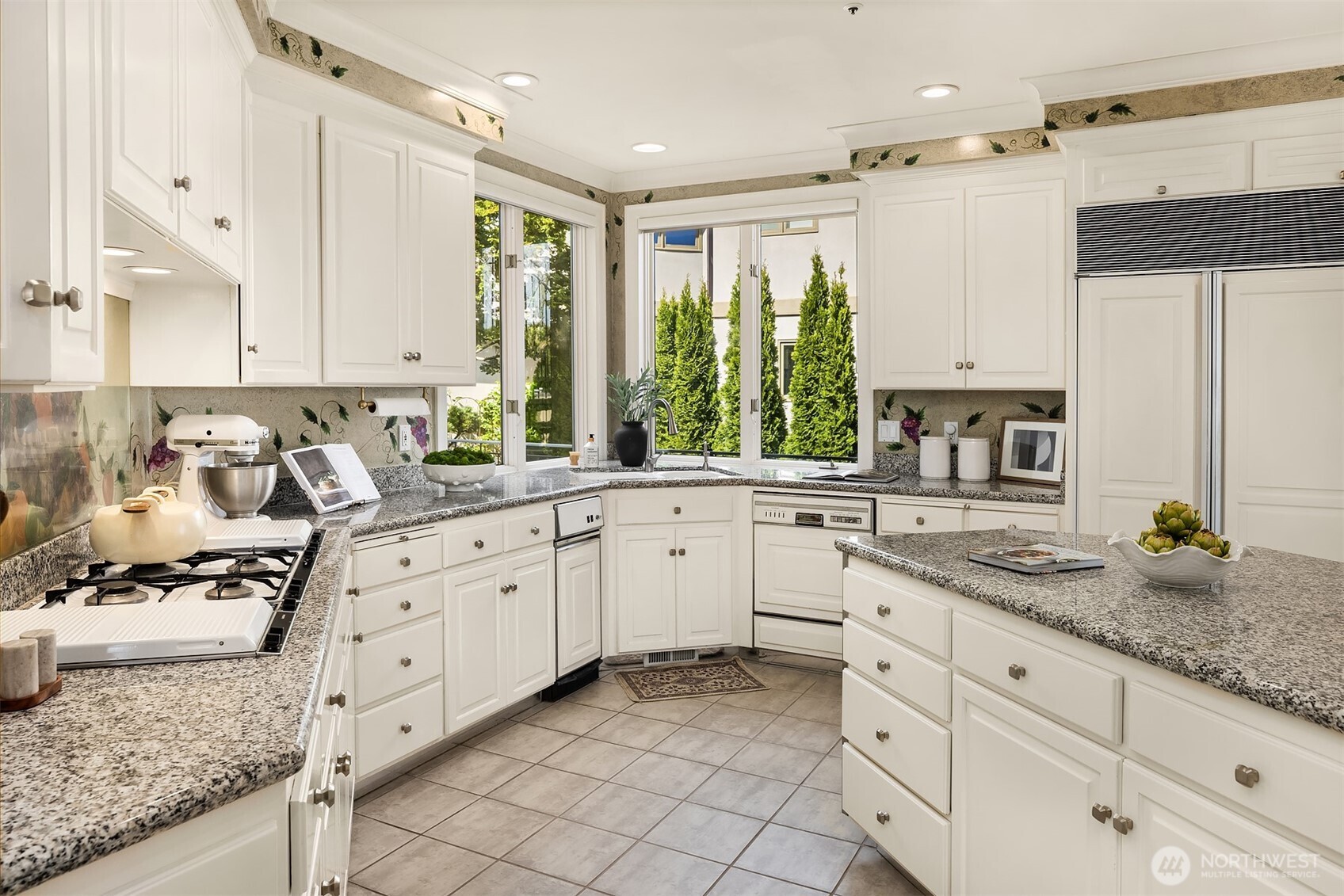 8496 NE Woodland Cove Drive , Kirkland, WA 98034