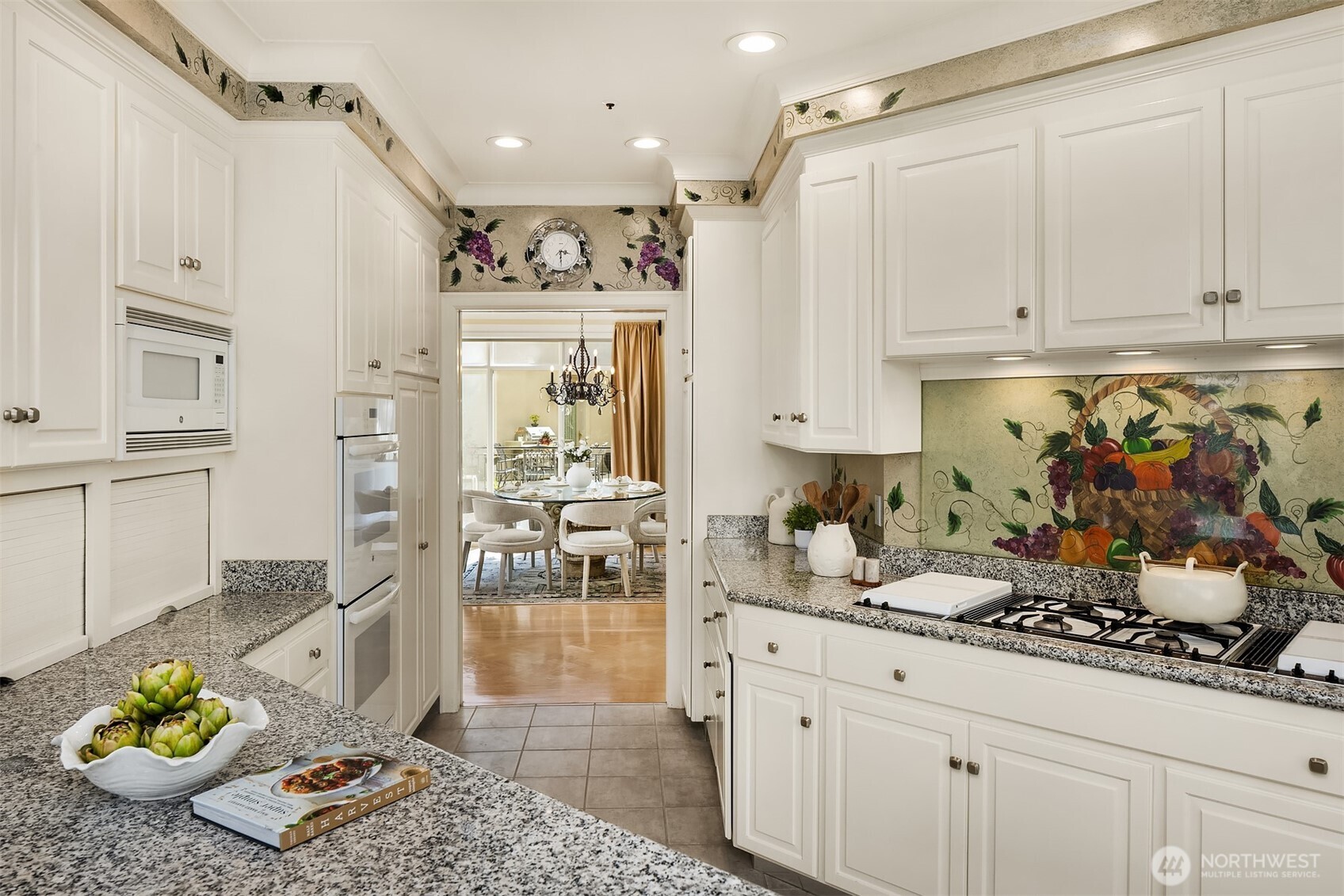8496 NE Woodland Cove Drive , Kirkland, WA 98034