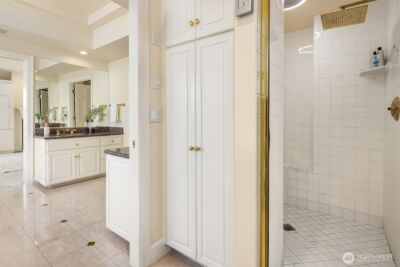 8496 NE Woodland Cove Drive , Kirkland, WA 98034 - Photo 32