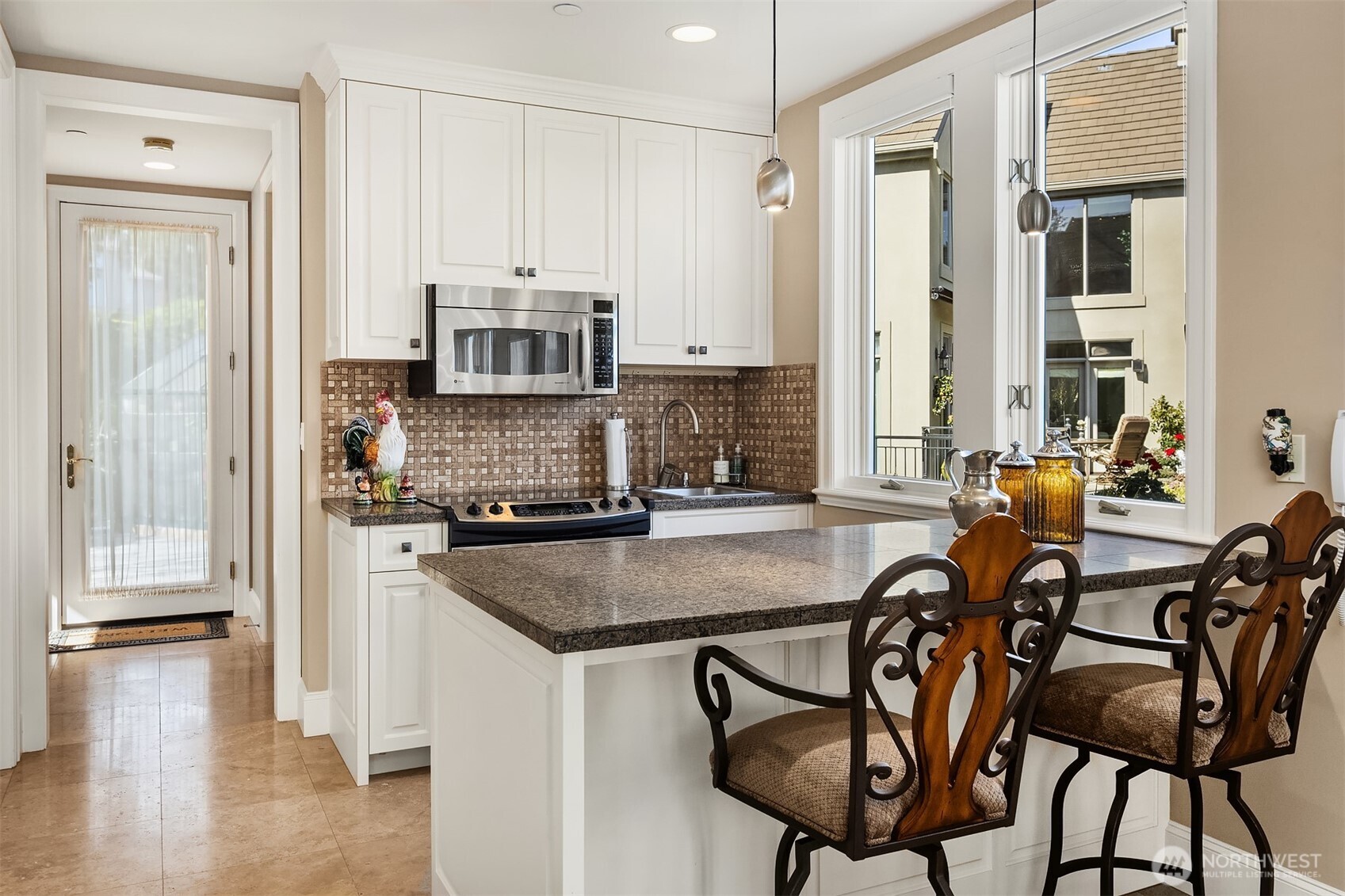 8496 NE Woodland Cove Drive , Kirkland, WA 98034