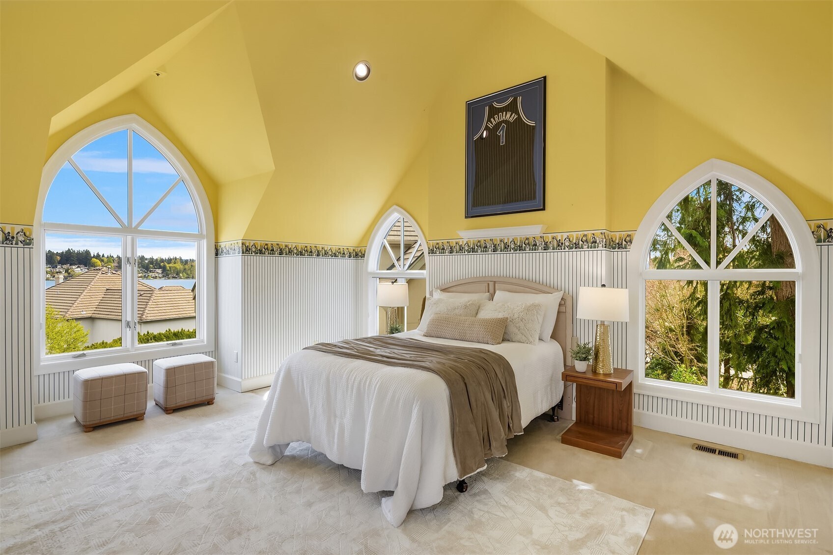 8496 NE Woodland Cove Drive , Kirkland, WA 98034