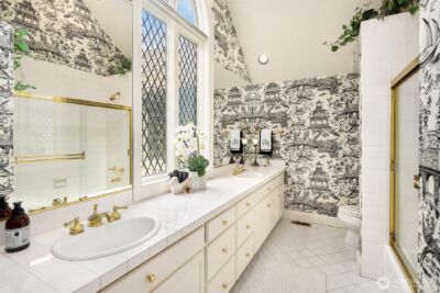 8496 NE Woodland Cove Drive , Kirkland, WA 98034 - Photo 35