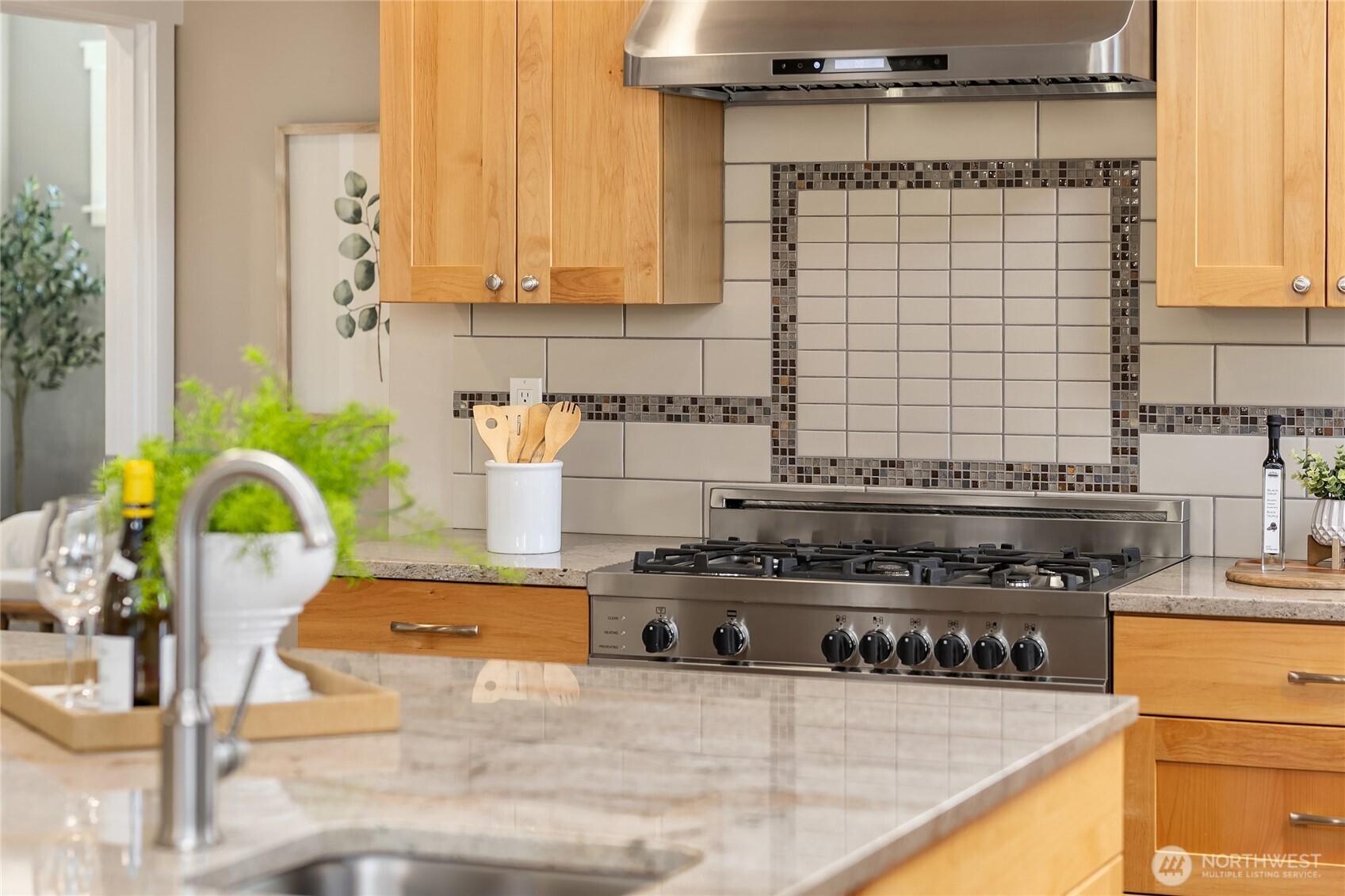 633 Pierce Court NW, Bainbridge Island, WA 98110