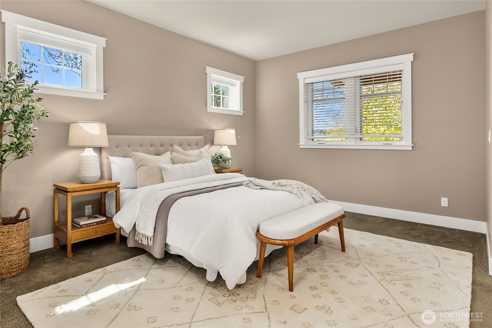 633 Pierce Court NW, Bainbridge Island, WA 98110