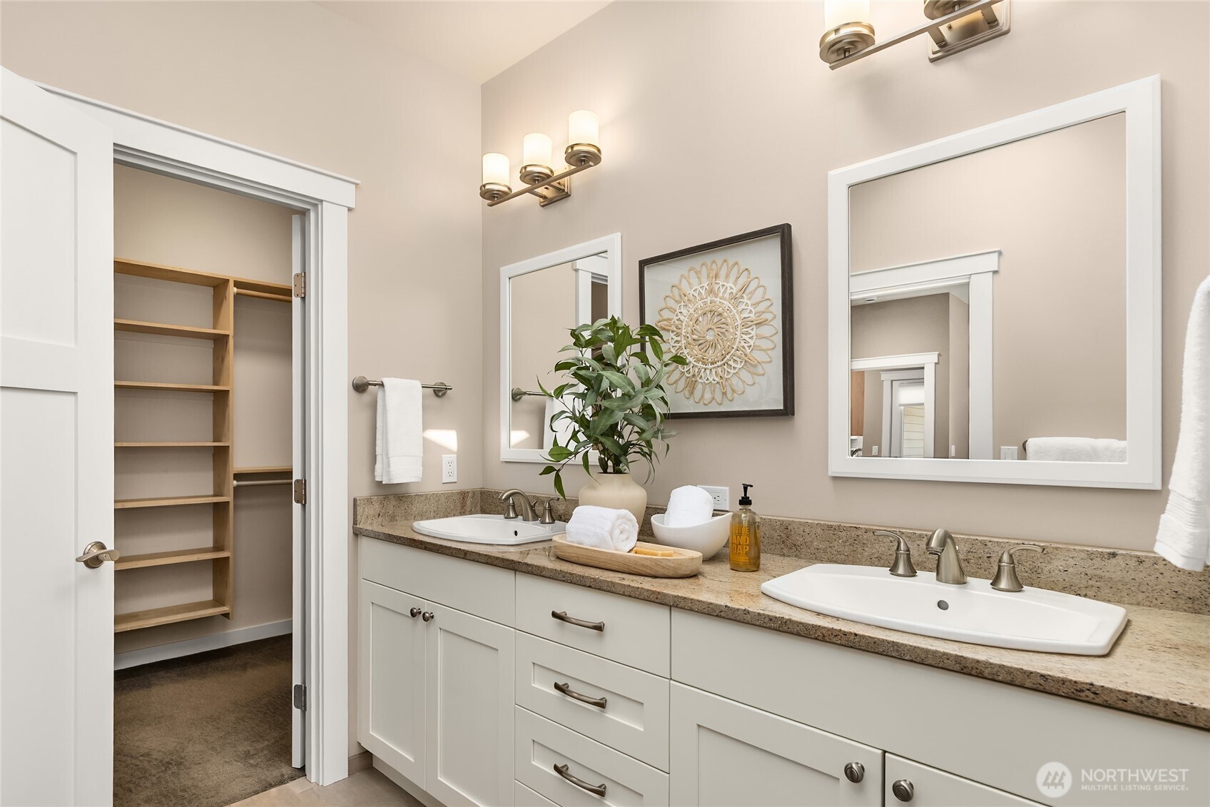 633 Pierce Court NW, Bainbridge Island, WA 98110