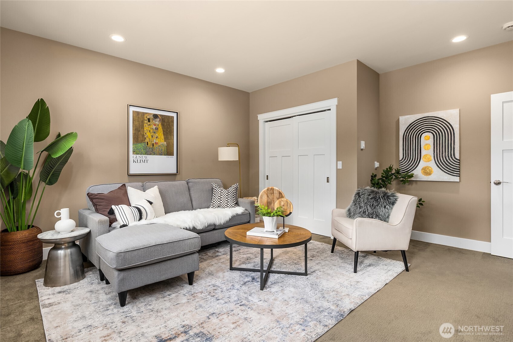 633 Pierce Court NW, Bainbridge Island, WA 98110