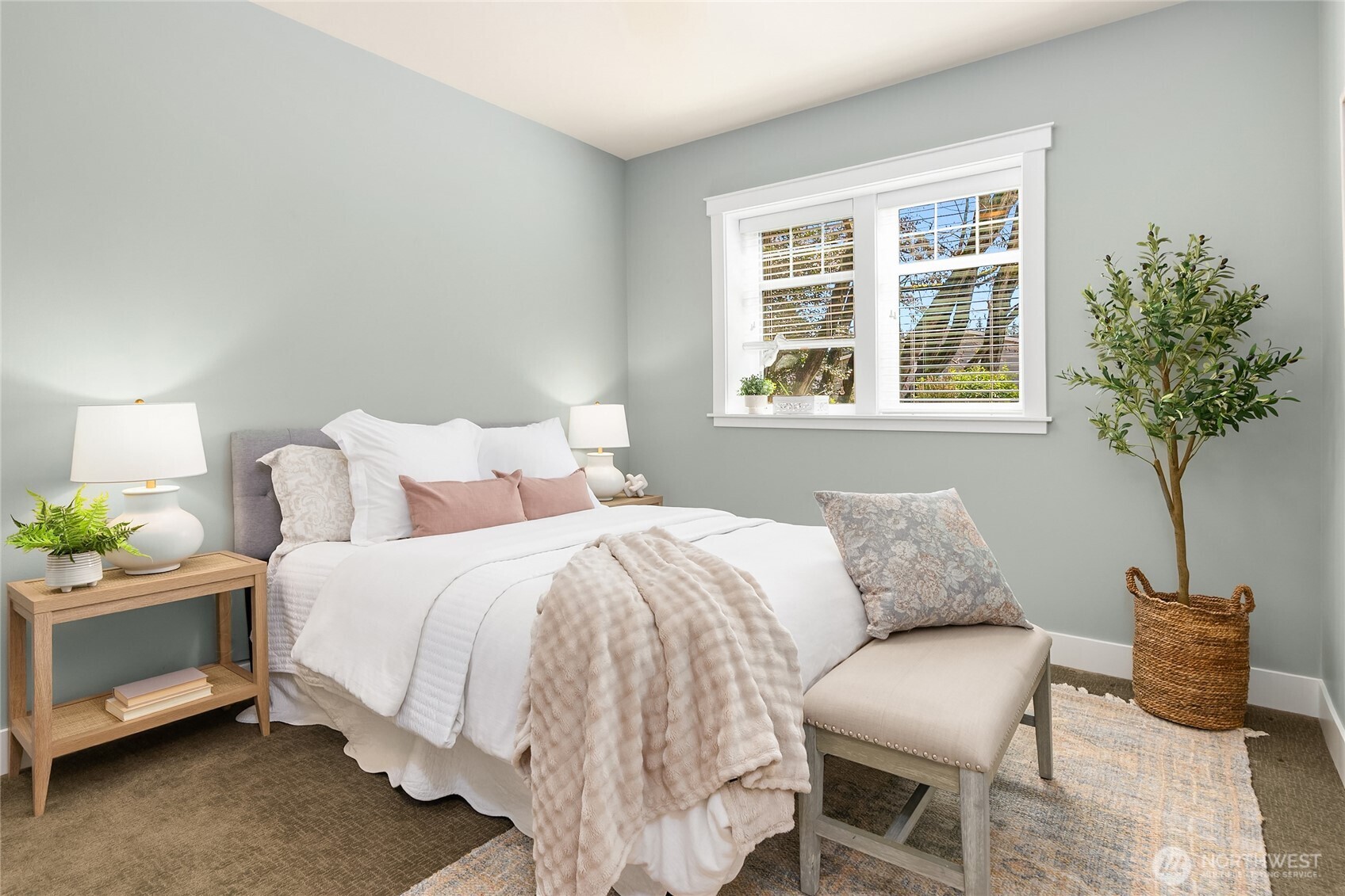 633 Pierce Court NW, Bainbridge Island, WA 98110