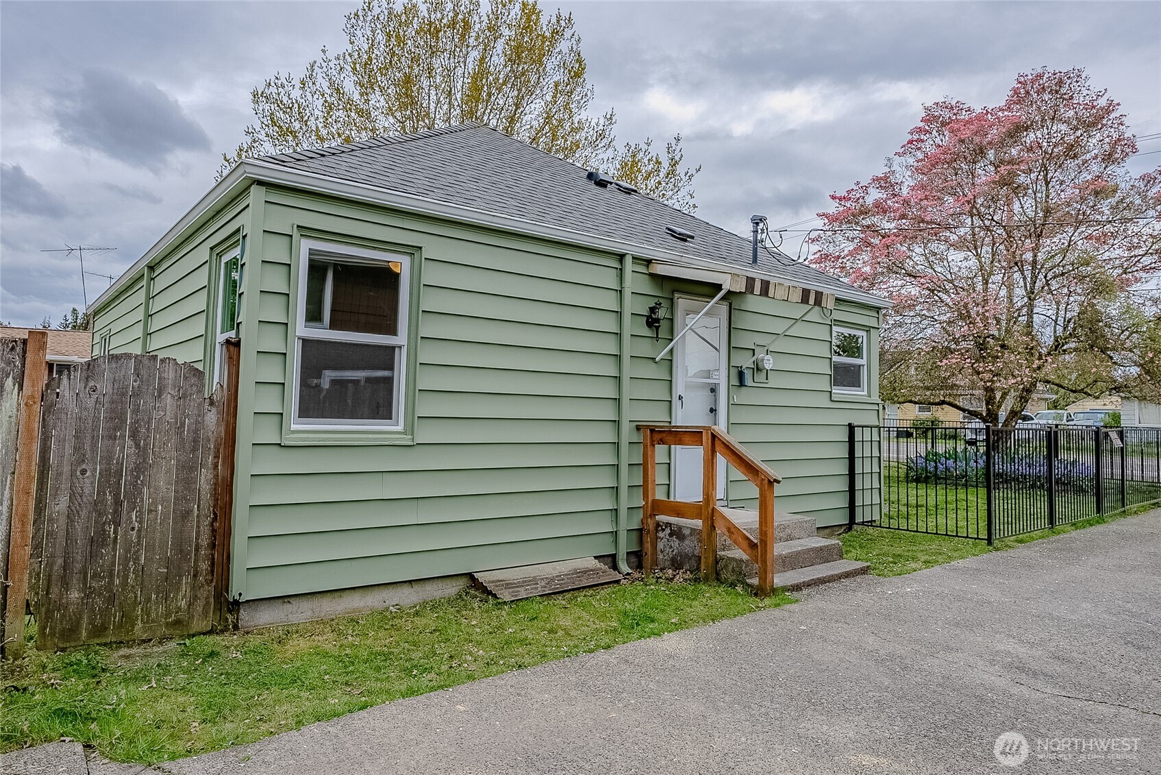 150 R Street SE, Auburn, WA 98002-5810