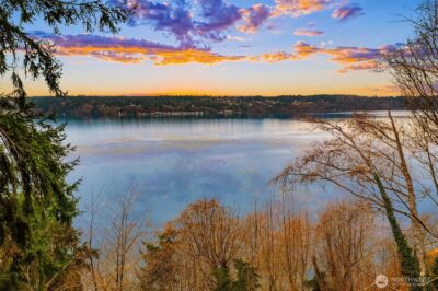 13843 SW 248th Street , Vashon, WA 98070
