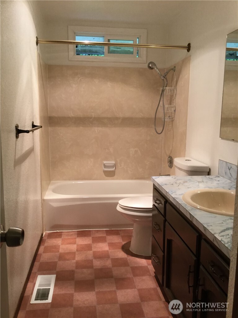 9905 48th Avenue W, Mukilteo, WA 98275