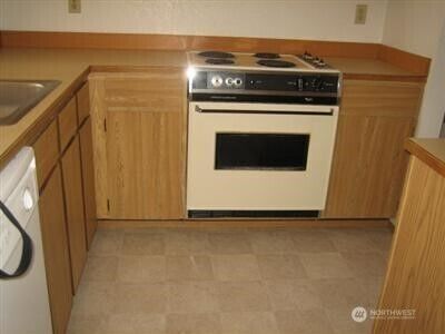 10135 NE 137th Place #11, Kirkland, WA 98034 - Photo 5
