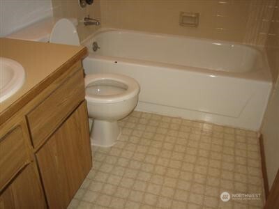 10135 NE 137th Place #11, Kirkland, WA 98034