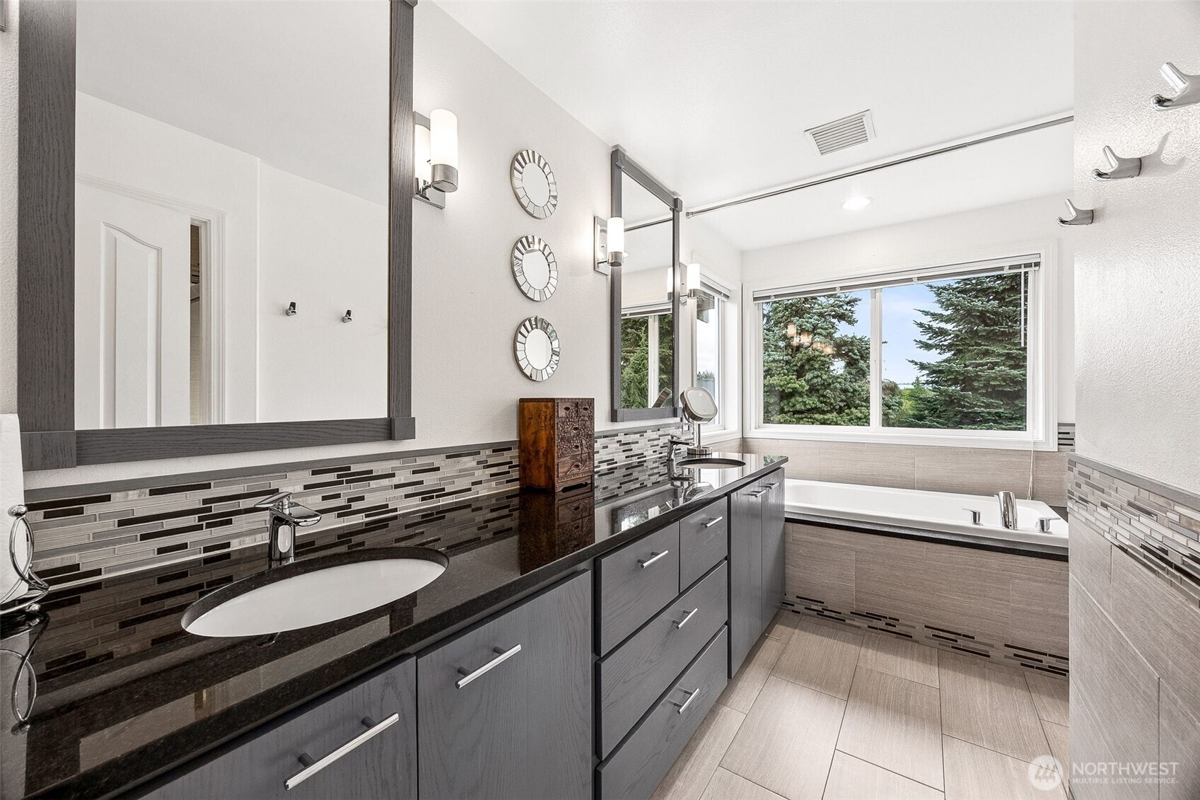 8215 204th Avenue Ct E, Bonney Lake, WA 98391
