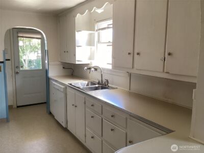 2219 Rockefeller Avenue #A, Everett, WA 98201 - Photo 4