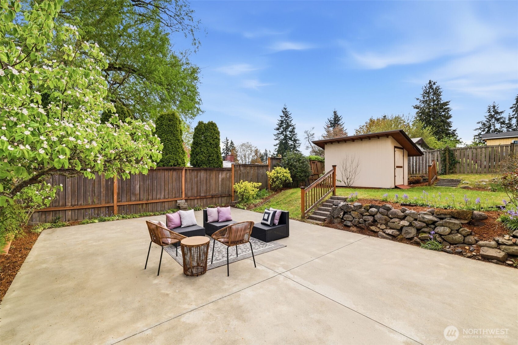422 159th Place SE, Bellevue, WA 98008