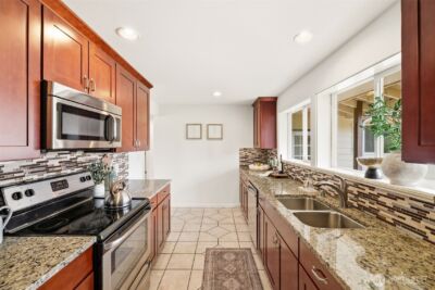 422 159th Place SE, Bellevue, WA 98008 - Photo 7