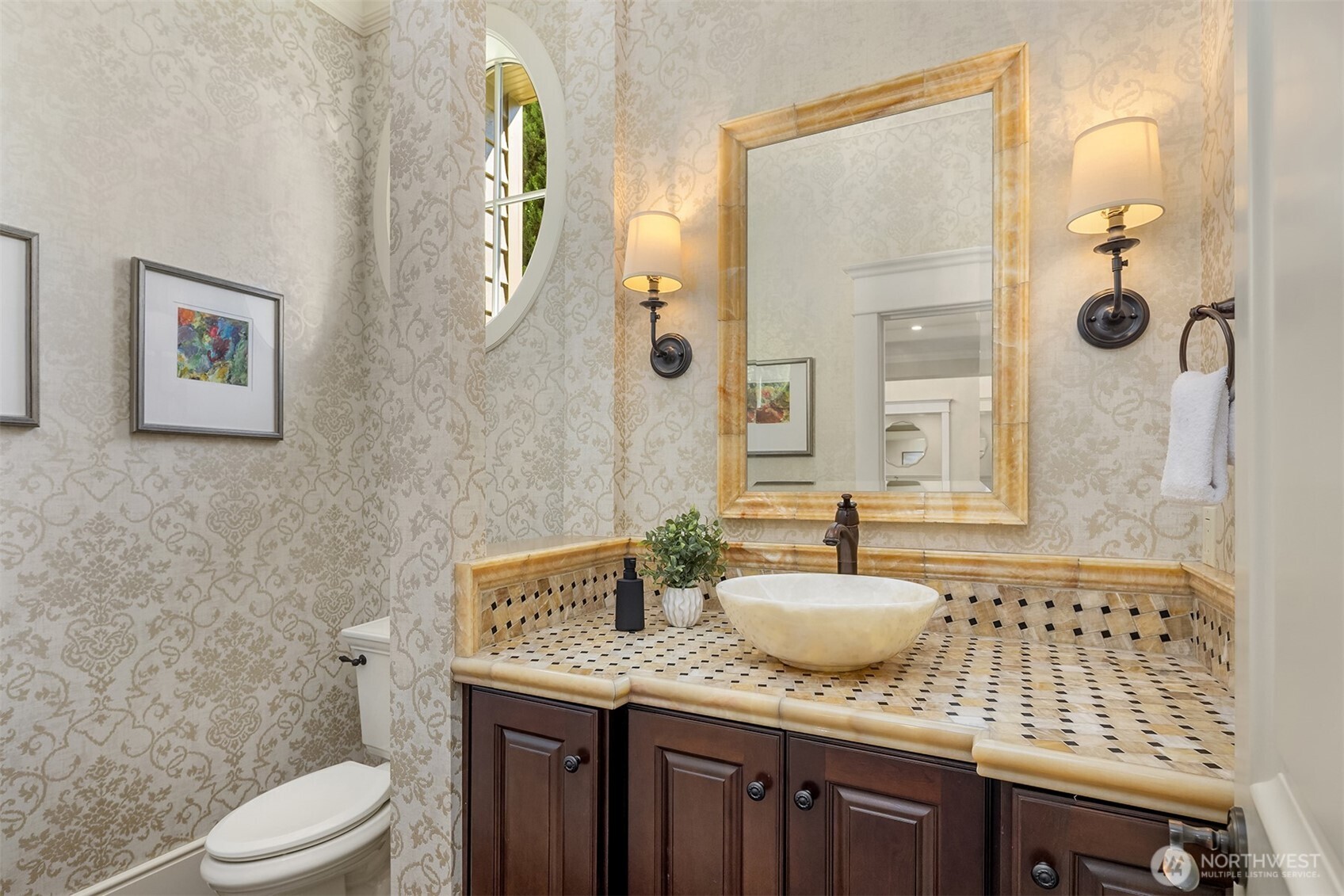 805 92nd Avenue NE, Bellevue, WA 98004
