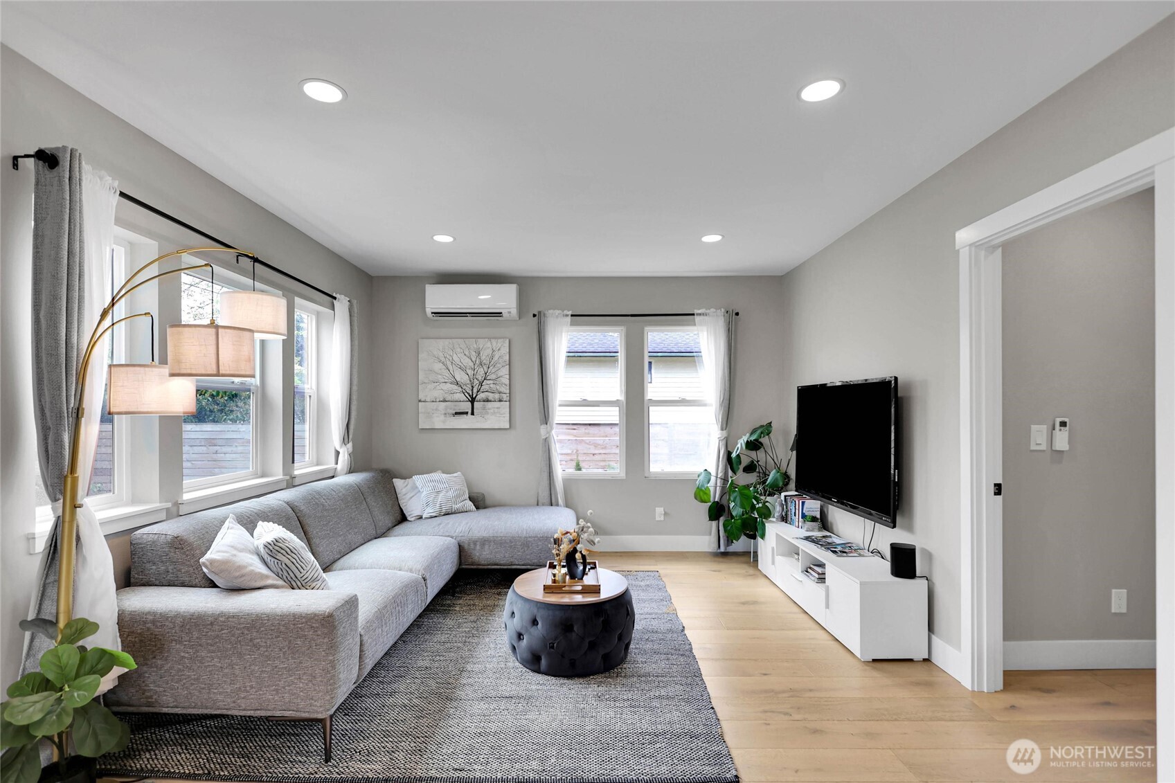 7901 16th Avenue SW, Seattle, WA 98106