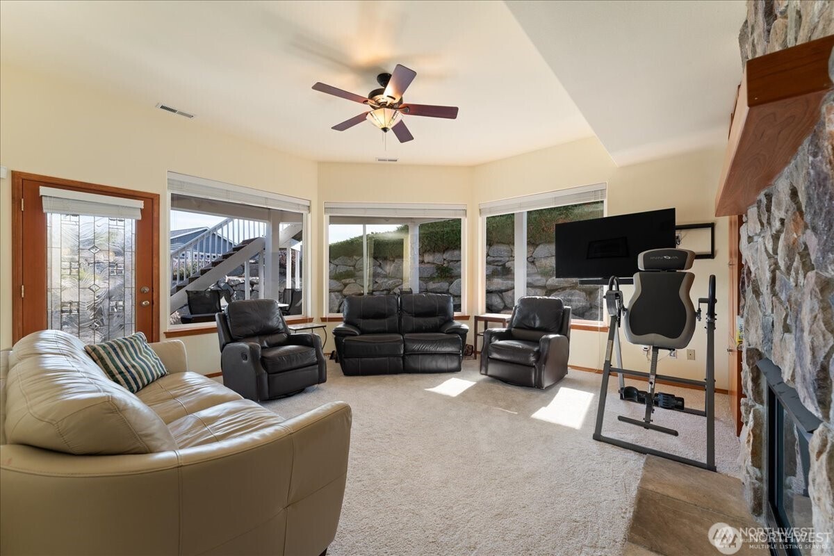 129 Chelan View Drive , Manson, WA 98831